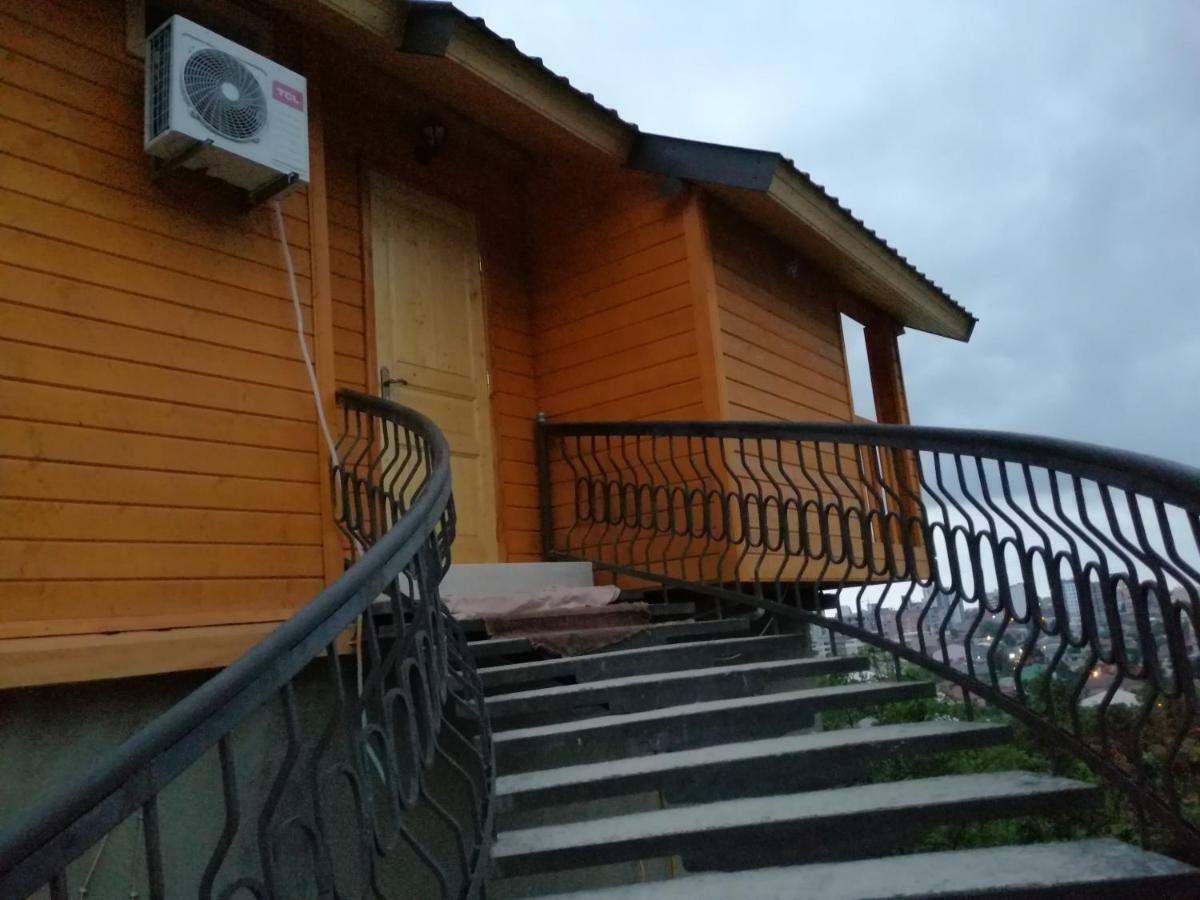 деревянный котеж The 1 с выдом на город Батумі Екстер'єр фото